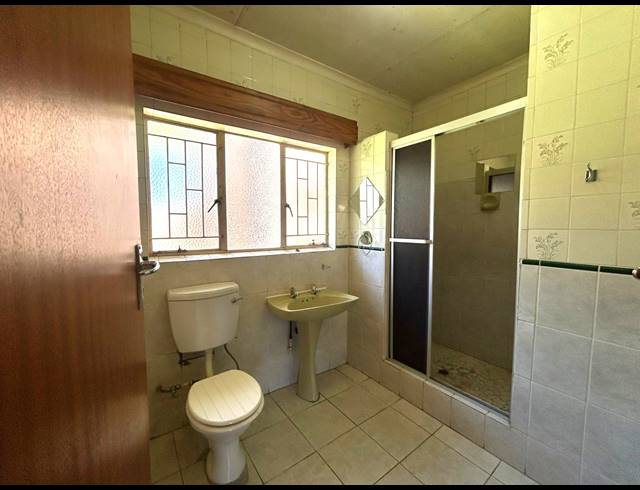 4 BEDROOM HOUSE TO LET IN VANDERBIJLPARK CE 3